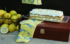 Pastel De Limón, Almendra Y Merengue
