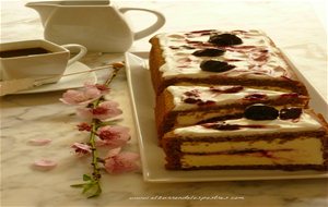 Pastel Con Harina Teff, Mascarpone Y Cerezas
