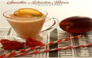 Smoothie De Melocotón Con Hibisco Confitado
