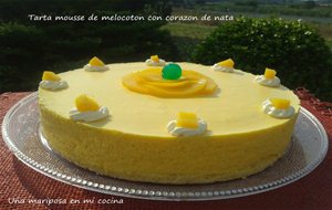 Tarta Mousse De Melocoton Con Corazon De Nata
