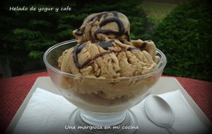 Helado De Yogur Y Cafe
