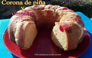 Corona De Piña Y Cerezas
