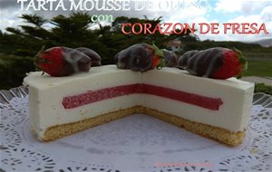 Tarta Mousse De Queso Con Corazón De Fresa
