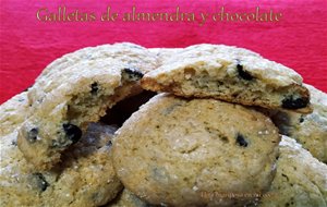 Galletas Tiernas De Almendra Y Chocolate
