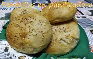 Panecillos En Panificadora
