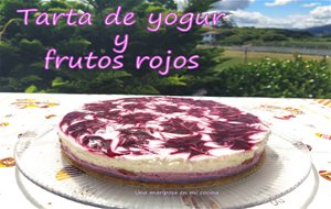 Semifrio De Yogur Y  Frutos Rojos
