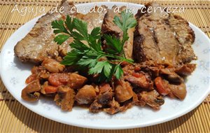 Aguja De Cerdo Con Verduras Y Cerveza Negra
