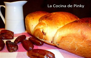 Pan De Leche Y Datiles