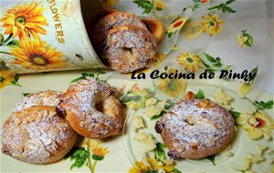 Rosquillas Con Almendras Y Guindas