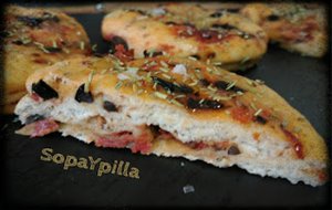 Focaccia De Aceitunas Y Tomates
