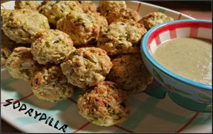 Buñuelos De Calabacín Con Salsa De Cilantro
