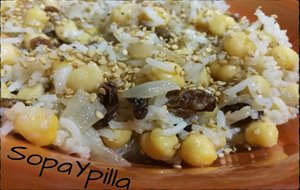 Salteado De Garbanzos Con Arroz Y Pasas
