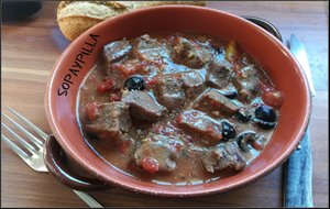 Carne Guisada Con Tomate Y Aceitunas
