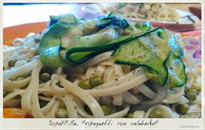 Spaguetti Con Calabacines Y Guisantes
