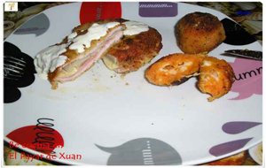 Cachopo Relleno De Setas Acompañado De Bolitas De Boniato
