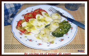 Ensalada De Brocoli Y Coliflor Con Tomate, Mozzarella Y Pesto
