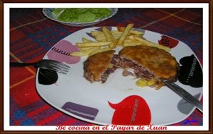 Hamburguesas Rellenas De Piña Y Cecina
