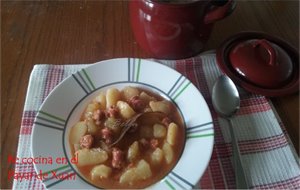 Patatas Guisadas Con Butifarra Y Pate
