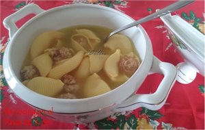 Sopa De Galets Al Azafrán
