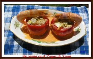 Tomates  Rellenos Sobre Cama De Salmorejo 
