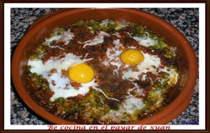 Arbejos Frescos Con Picadillo Y Huevos
