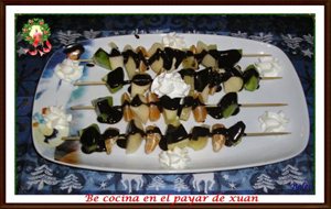 Brochetas De Fruta Con Cobertura De Chocolate
