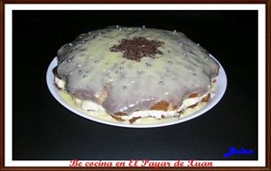 Tarta De Café Rellena De Mousse De Baileys 
