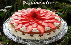 Tarta De Fresas Con Nata 
