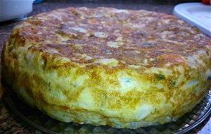 Tortilla De Frutos Del Mar Con Salsa De Salmón
