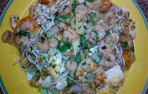 Huevos Rotos Con Sabor A Mar: Con Patatas, Gulas Y Gambas.
