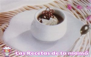 Receta De Cuencos De Crema De Chocolate
