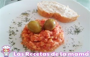 Receta De Timbal Fresco De Tomate, Pimiento Y Atún
