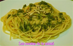 Espaguetis Con Salsa Al Pesto
