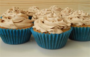 Cupcakes De Vainilla Y Chips De Chocolate
