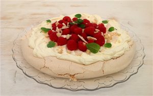 Receta De Pavlova De Almendras Con Frambuesas
