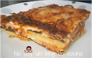 Pastel De Patata Relleno De Carne Y Berenjenas Y Bechamel
