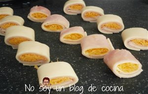 Canapés De Huevo Hilado
