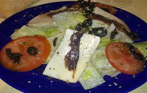 Ensalada Con Queso Y Anchoas
