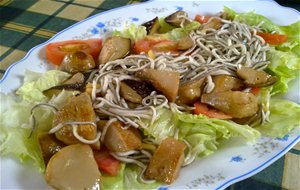 Ensalada Con Boletus Y Gulas
