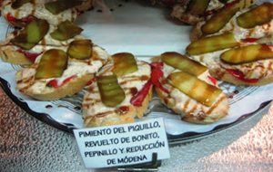 Pintxo De Pimiento Del Piquillo, Bonito Y Pepinillo
