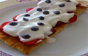 Tartaleta De Hojaldre Con Fresas Y Yogur Griego
