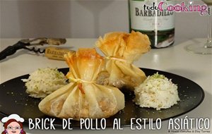 Saquitos De Brick De Pollo Y Verduritas Al Estilo Asiático