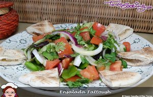 Ensalada Fattoush. Receta Libanesa Con Pan.