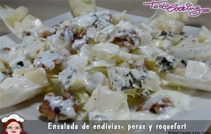 Ensalada De Endivias, Peras Y Roquefort En Salsa De Yogur