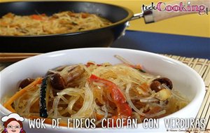 Wok De Fideos De Celofán Con Verduras