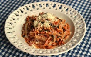 Salsa De Atún Y Espinacas Con Fetuccini (konjac)
