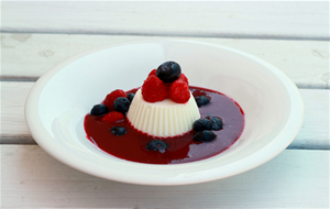 Helado De Queso Fresco Con Infusión De Frutos Del Bosque Sin Azúcar
