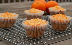 Magdalenas De Naranja Y Uvas Pasas  Con Crema De Queso
