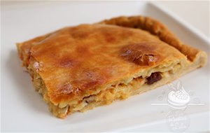 Empanada De Bacalao Con Pasas.
