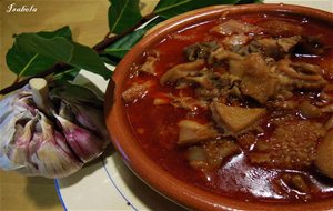 Menudo De Ternera Y Manitas De Cerdo.